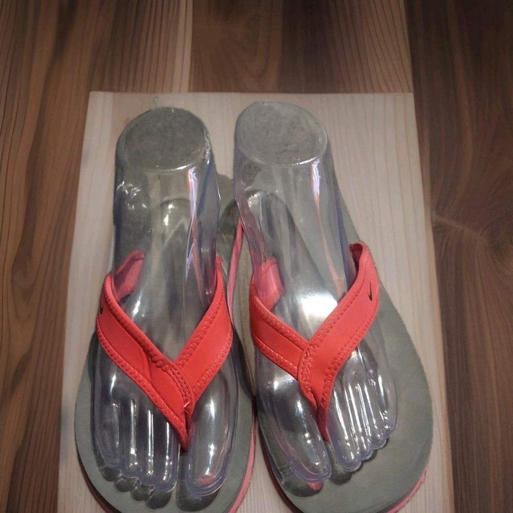Nike Celso Girl Slides Womens Size 8 Pink Gray Thong Flip Flop Sandals Pool